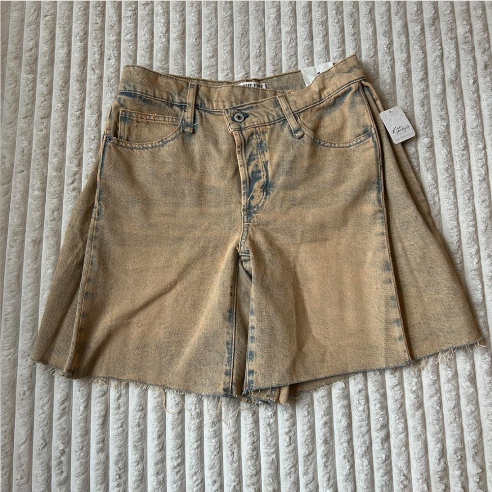 Free People Boomerang Long Denim Shorts in Cowboy Size 27 BNWT